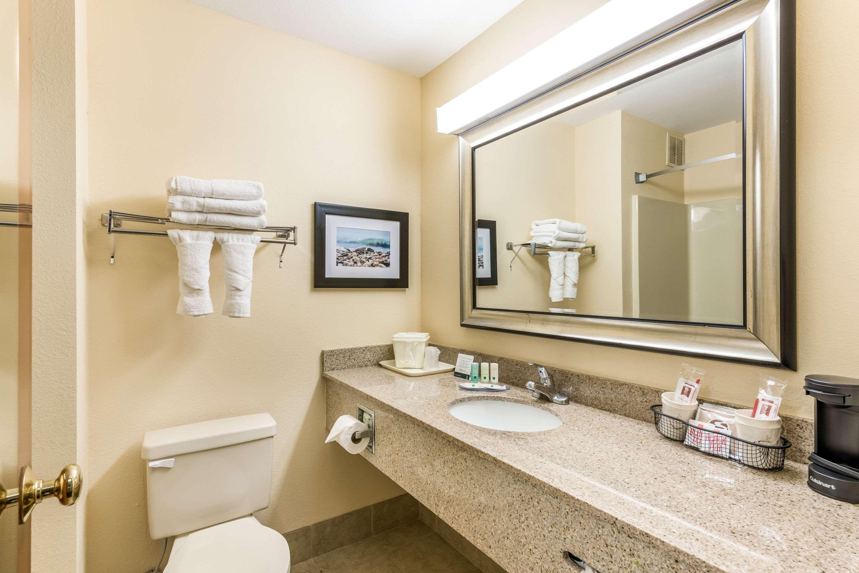 Quality Inn Huntersville Near Lake Norman Exteriör bild