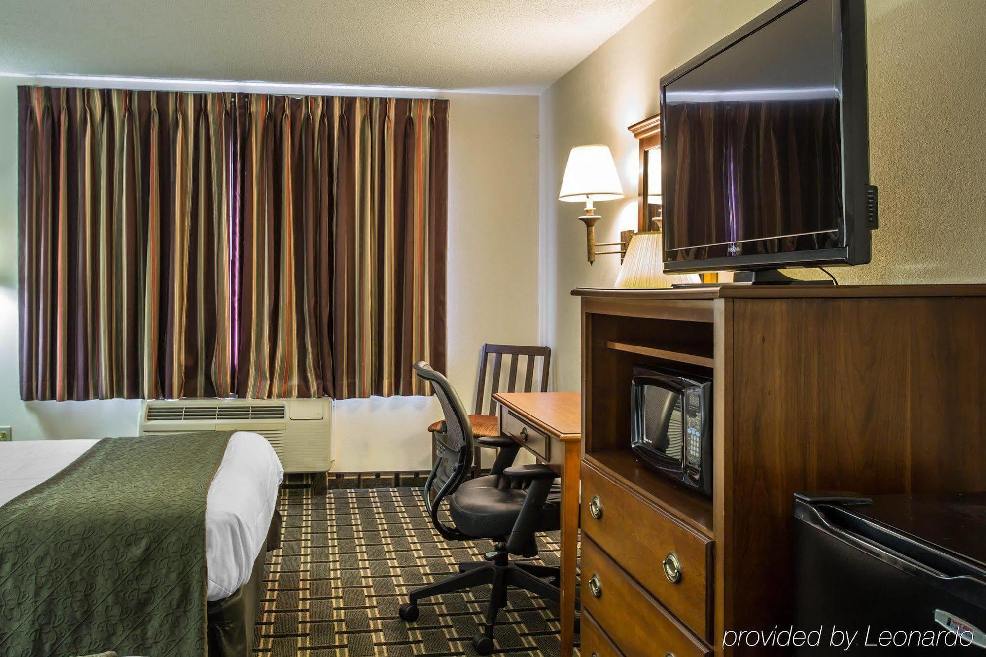 Quality Inn Huntersville Near Lake Norman Exteriör bild