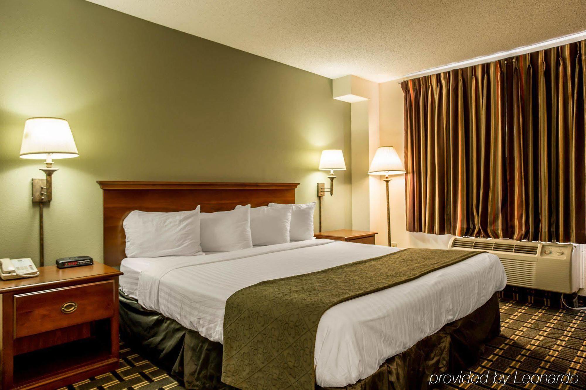 Quality Inn Huntersville Near Lake Norman Exteriör bild